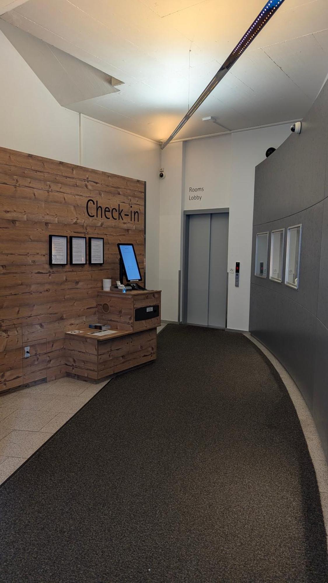 Hotel Ambassador Self Check-in Lucerne